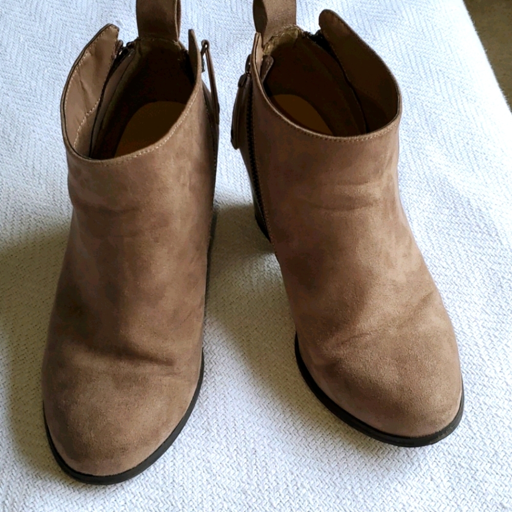 Torrid Zip Up Booties Size 8.5